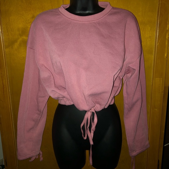 Cropped sweater, ( Size:Small but can fit Medium) - Picture 3 of 3